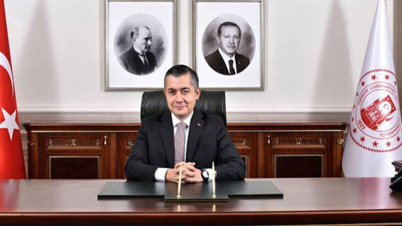 esenyurtta-kayyum-can-aksoy-gorevden-alindi.jpg