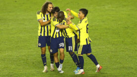 fenerbahce-dostluk-macinda-turan-tovuzu-maglup-etti.jpg
