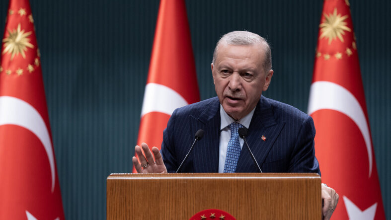 fon-sorusturmasi-cumhurbaskani-erdogan-milletin-malina-el-uzatanlarin-yaptiklari-yanlarina-kar-kalmayacak.jpg