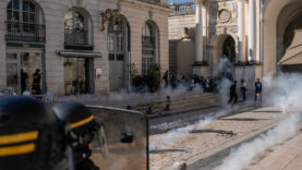 fransada-ogrenci-protestolari-buyuyor-egitime-ara-verildi.jpg
