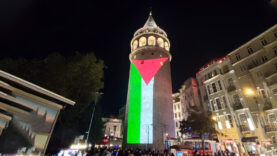 istanbulun-kalbinde-filistin-icin-tek-yurek-galata-kulesi-filistin-bayragiyla-aydinlandi.jpg
