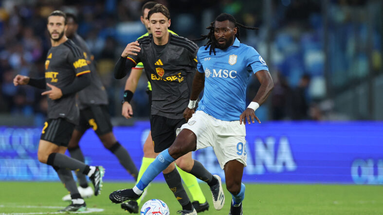 italya-serie-adaki-muthis-duelloda-napoli-ile-roma-yenisemedi.jpg