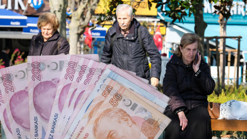 ocak-2027-icin-emekliye-3lu-zam-hesabi-isa-karakas-50-bin-tl-sinirini-isaret-etti.jpg