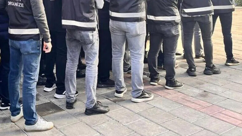 sahte-ekspertiz-raporuyla-haksiz-kazanc-saglayan-14-supheli-yakalandi.jpg