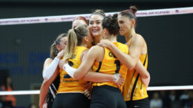 sampiyonlar-kupasinda-sampiyon-vakifbank.jpg