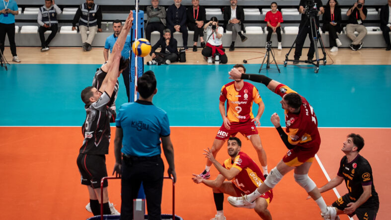 sampiyonlar-kupasini-galatasaray-kazandi.jpg