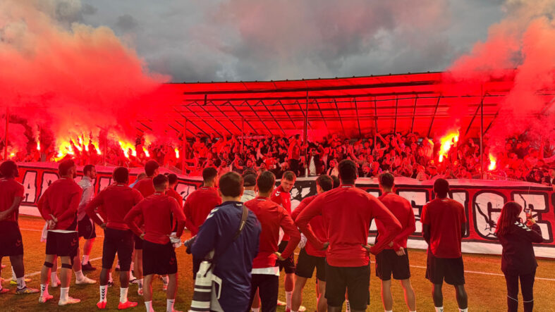 samsunspor-taraftarindan-futbolculara-destek-ayda-bir-idmanlar-acik-olacak.jpg