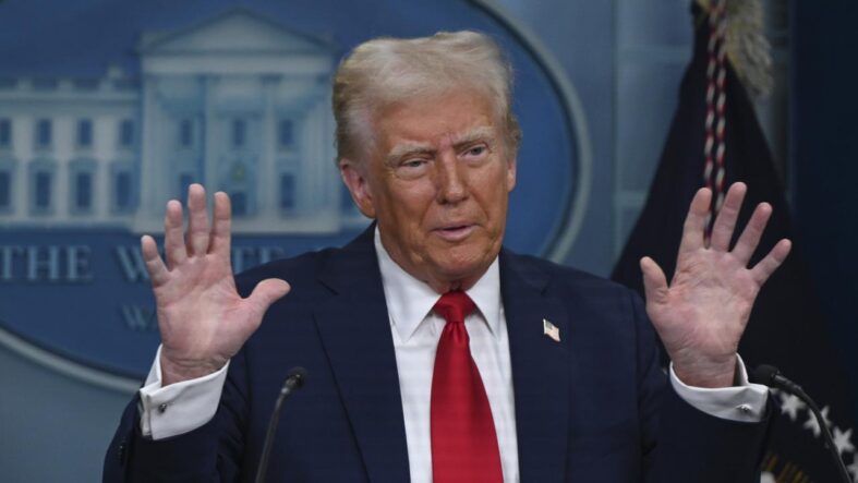 trump-ukraynanin-rusyadaki-dizel-rafinerilerini-hedef-almasini-elestirdi.jpg