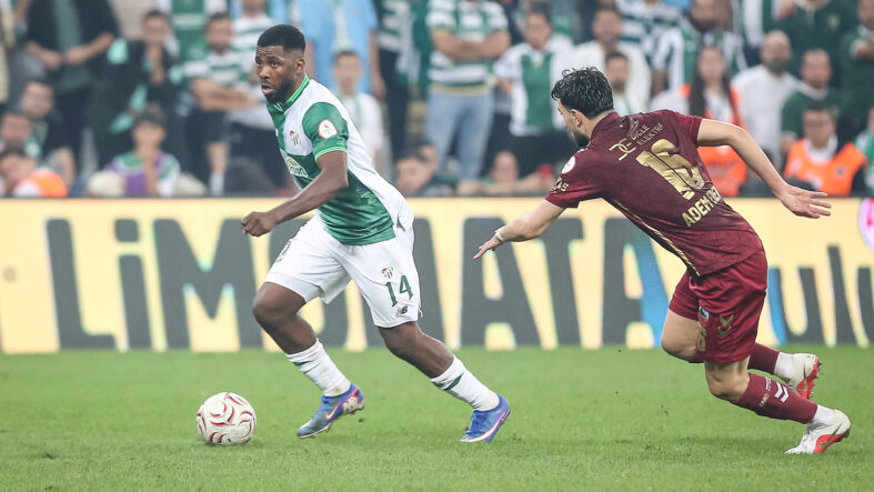 turk-futbol-tarihine-gecen-bursasporlu-kelechi-iheanacho-rekorunu-gelistiriyor.jpg
