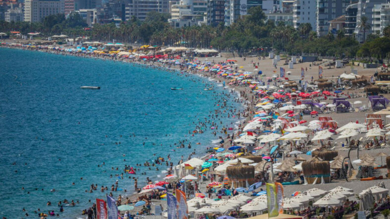 turkiyenin-doviz-umudu-turizmde-70-milyar-dolarlik-hesap.jpg