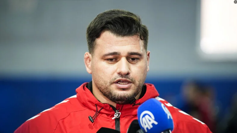 Rıza Kayaalp'ten dünya tarihine geçen zafer